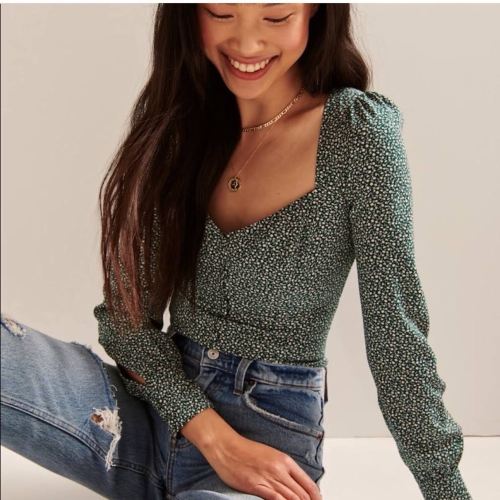 Abercrombie Women’s Long Sleeve Button-Through V-Neck Top